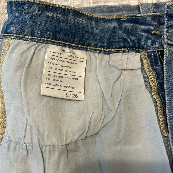 Denim shorts- Excellent Used Condition size-5 - Picture 4 of 4